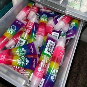 Sealed lipgloss for business